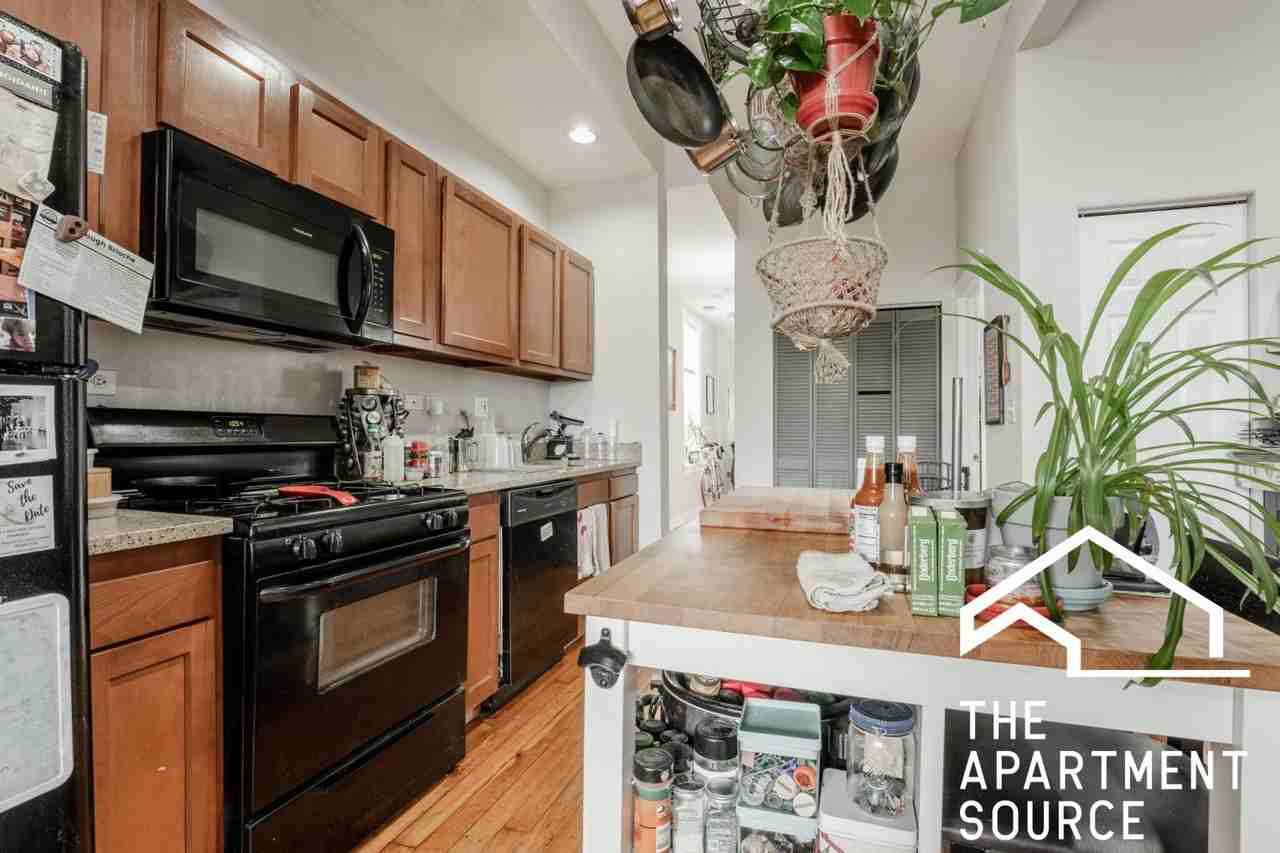 3216 W Augusta Blvd #2 - Photo 2 of 17
