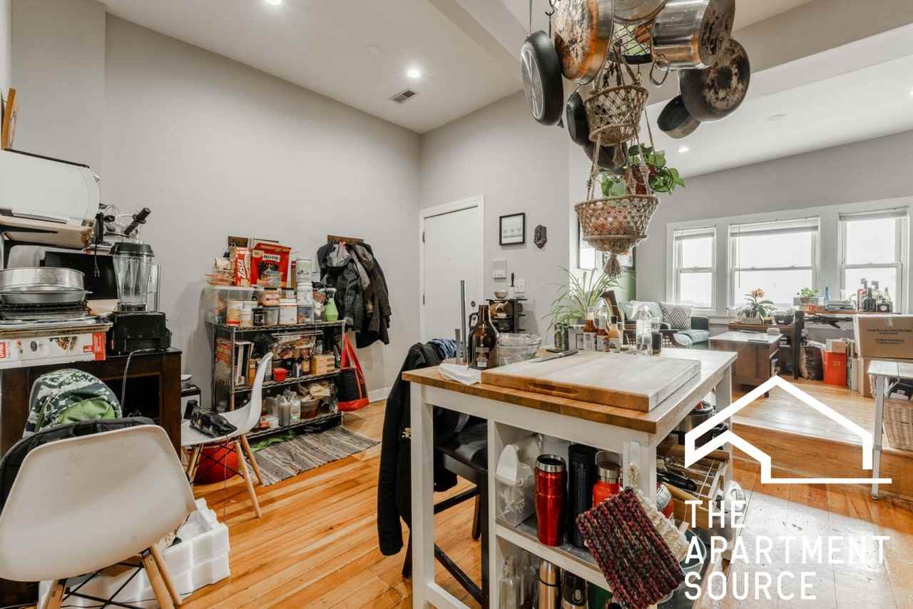 3216 W Augusta Blvd #2 - Photo 3 of 17