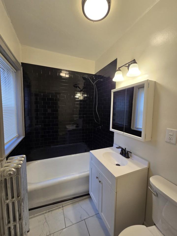 838 N Massasoit Ave #3A - Photo 5 of 13