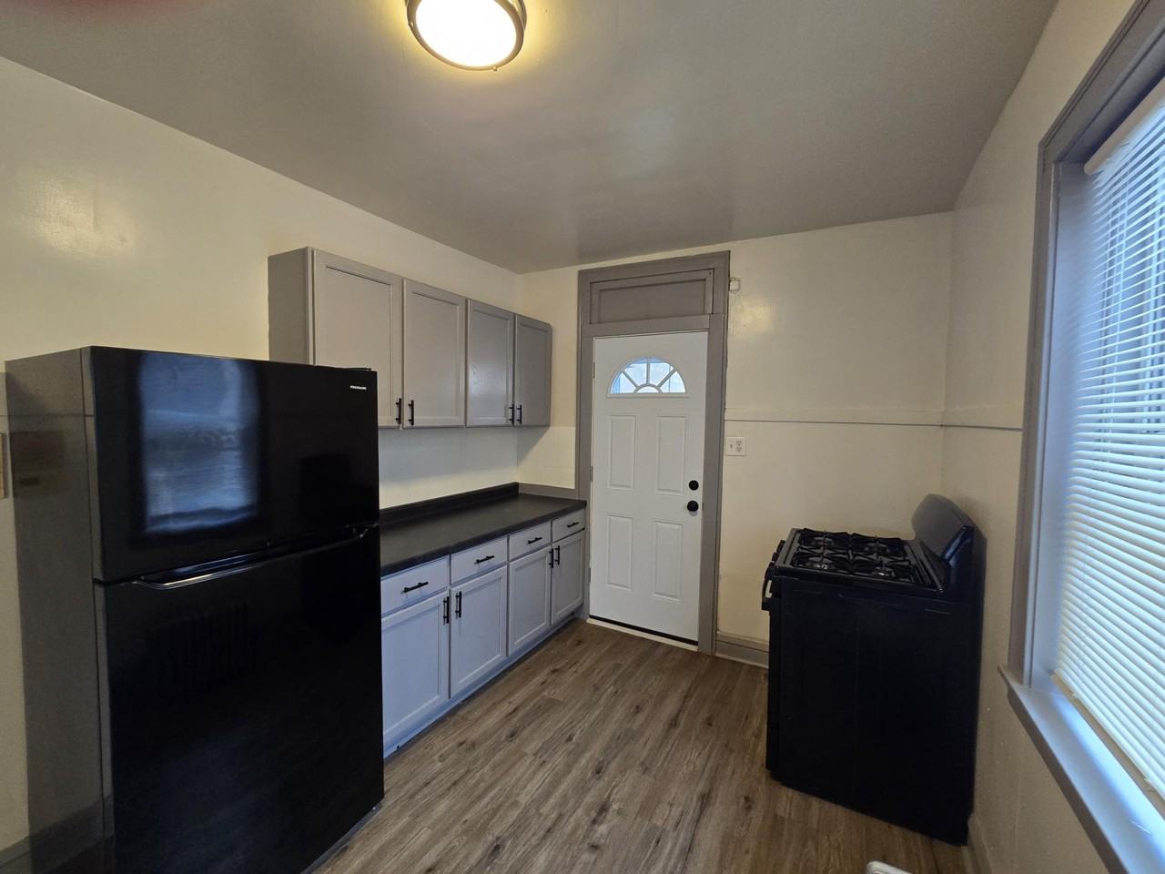 838 N Massasoit Ave #3A - Photo 6 of 13