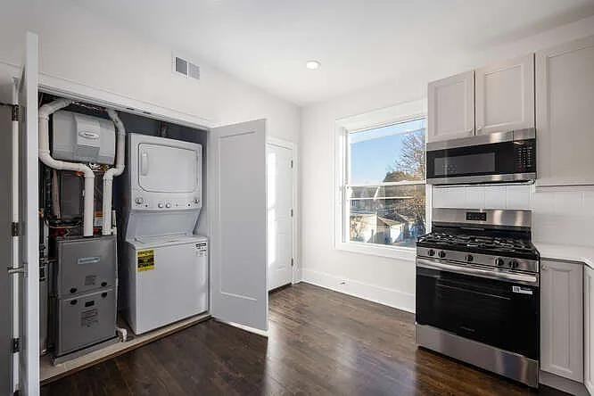3257 N Hamlin Ave #1 - Photo 2 of 10