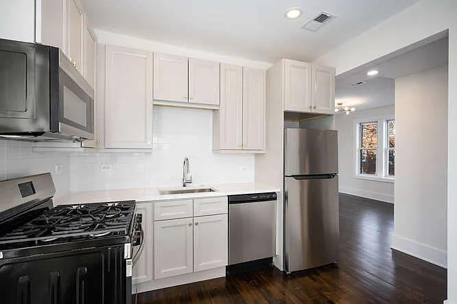 3257 N Hamlin Ave #1 - Photo 3 of 10