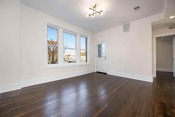3257 N Hamlin Ave #1 - Photo 6 of 10