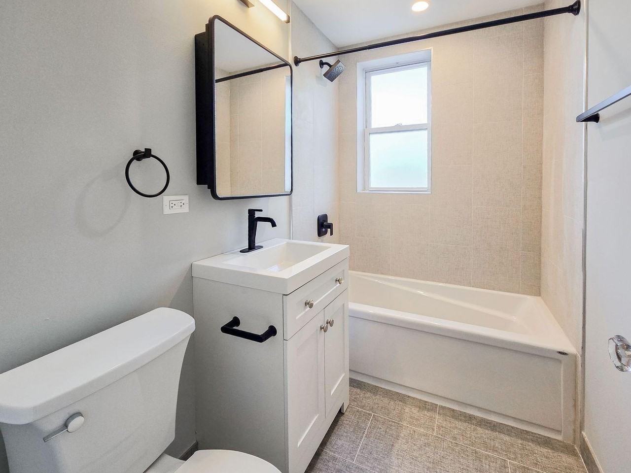 4919 N Hermitage Ave #3 - Photo 6 of 6