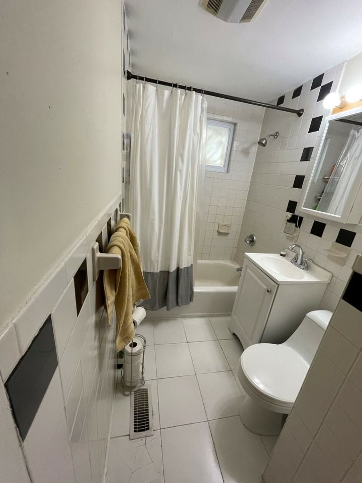 17 Bay St #1R - Photo 7 of 9