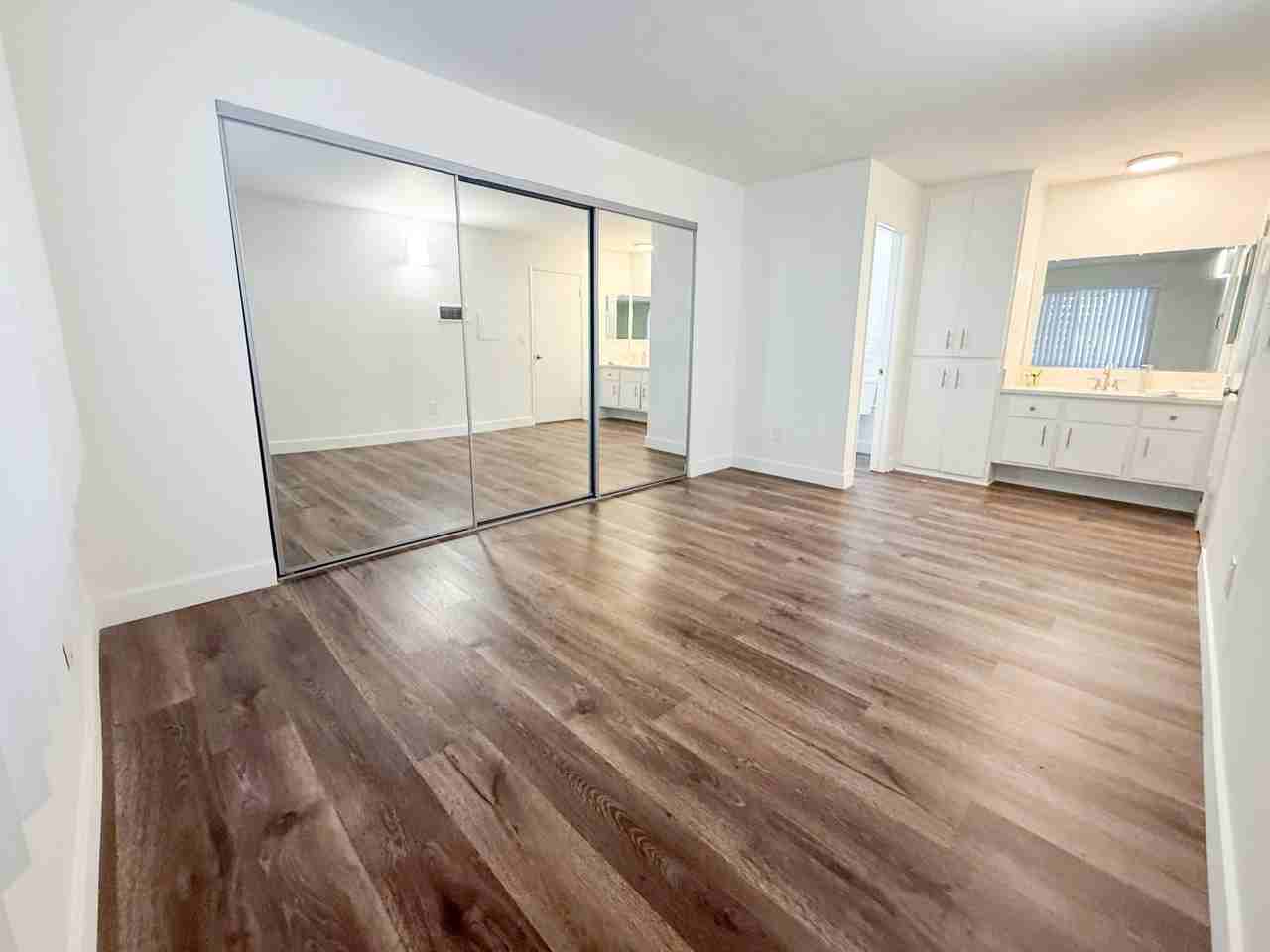 Green Court Apartments - Photo 5 of 30