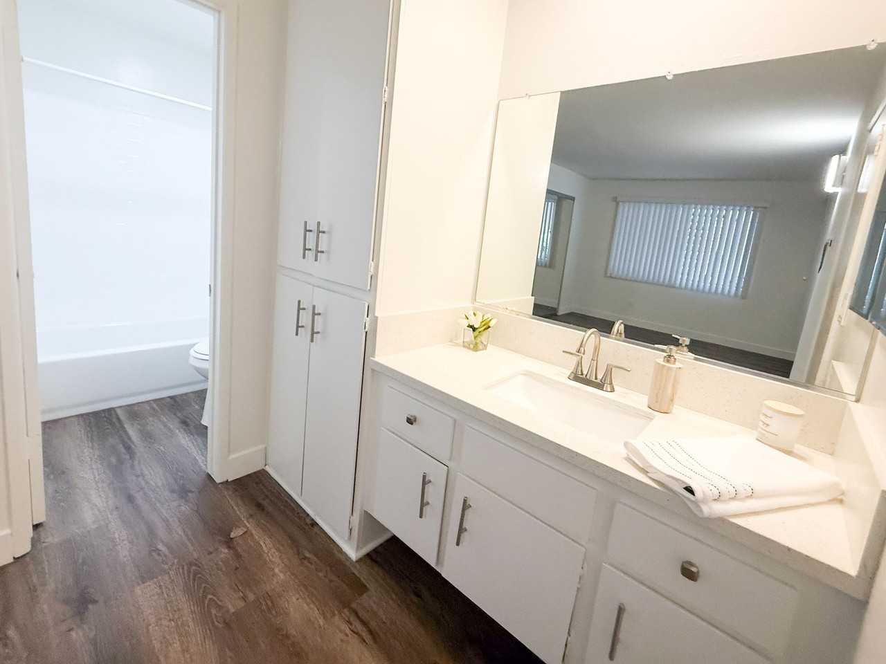 Green Court Apartments - Photo 6 of 30