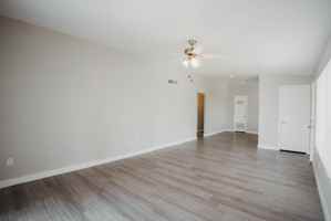 featured image of 6542 N 17th Ave