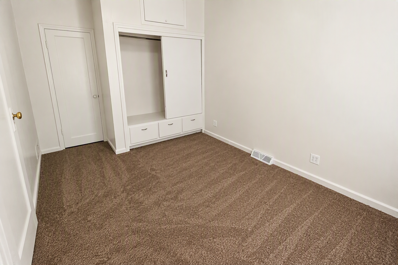 732 S Mcclelland St - Photo 6 of 10