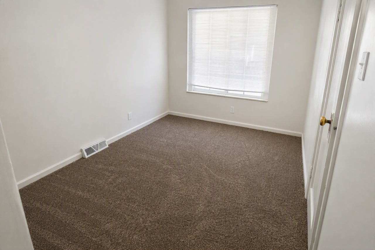 732 S Mcclelland St - Photo 7 of 10
