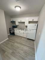 featured image of 32 Mary St #9