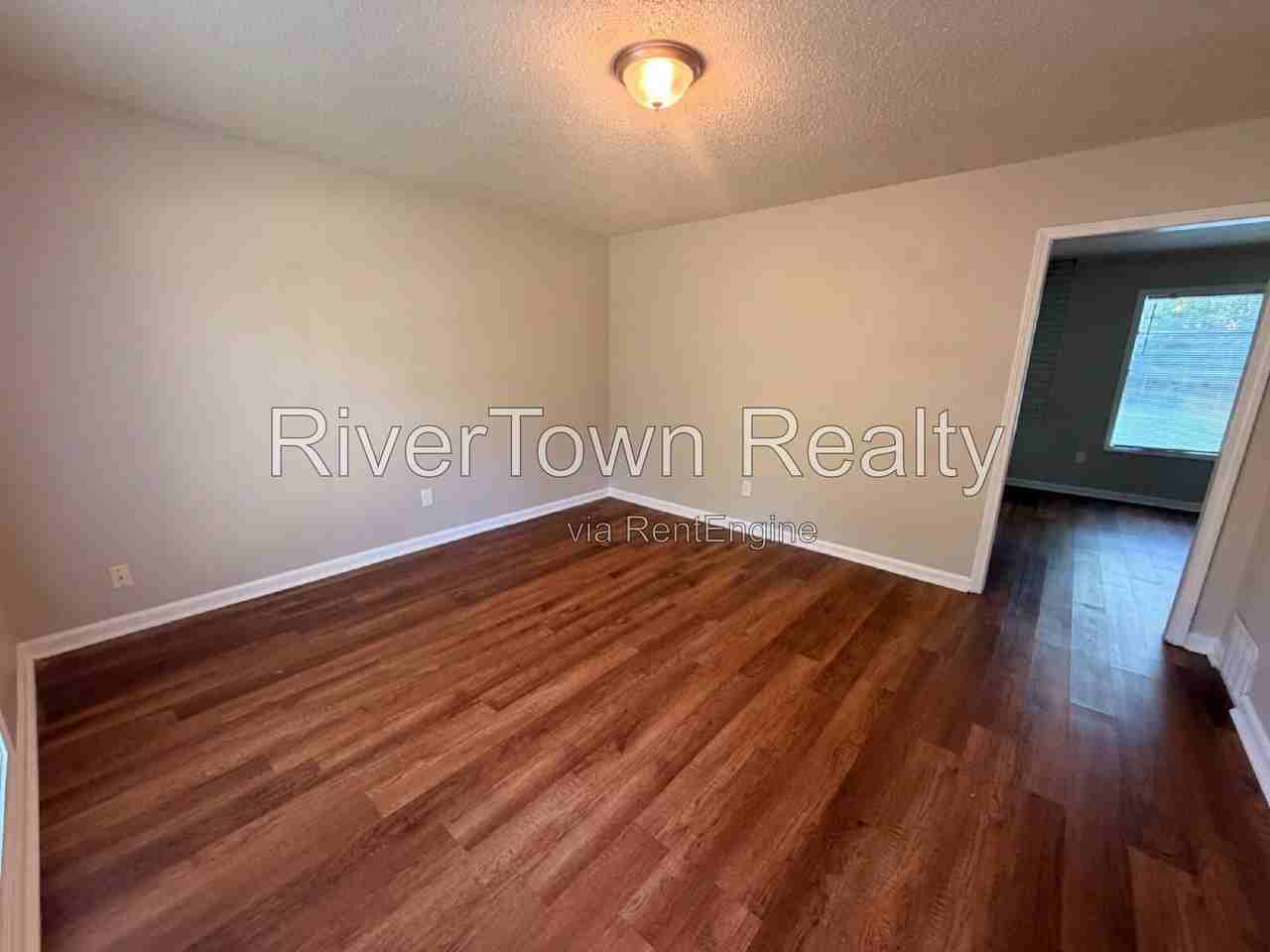 3347 Elk Point Dr - Photo 3 of 10