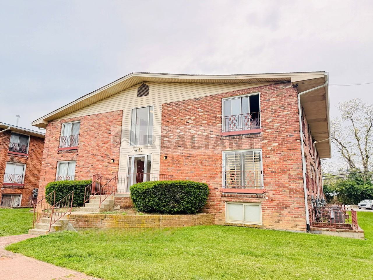 1708 Jennifer Rd #B10 - Photo 5 of 11
