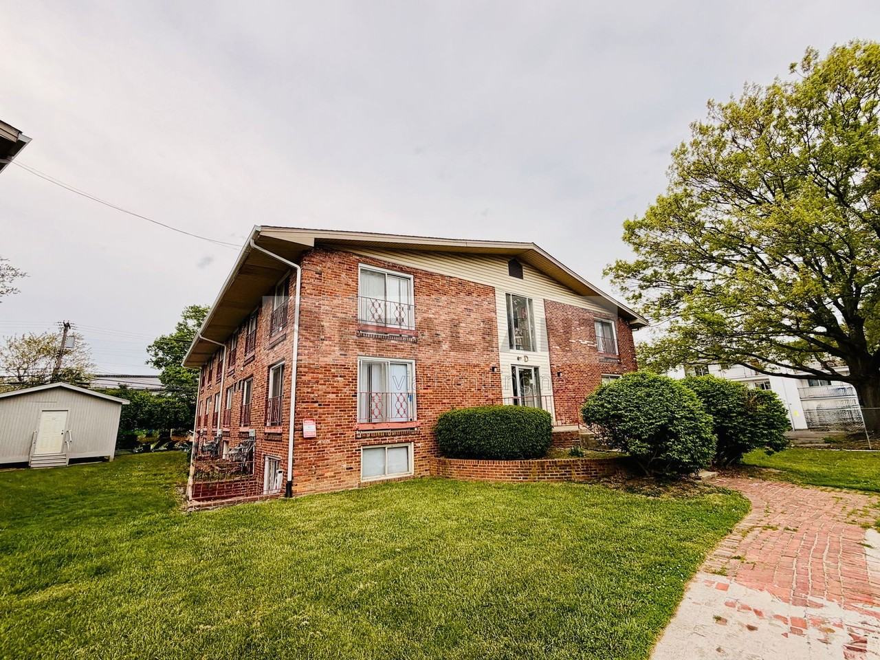 1708 Jennifer Rd #B10 - Photo 7 of 11