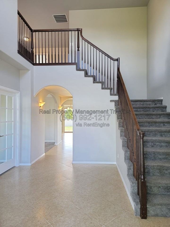 3005 S Edison Pl - Photo 3 of 37