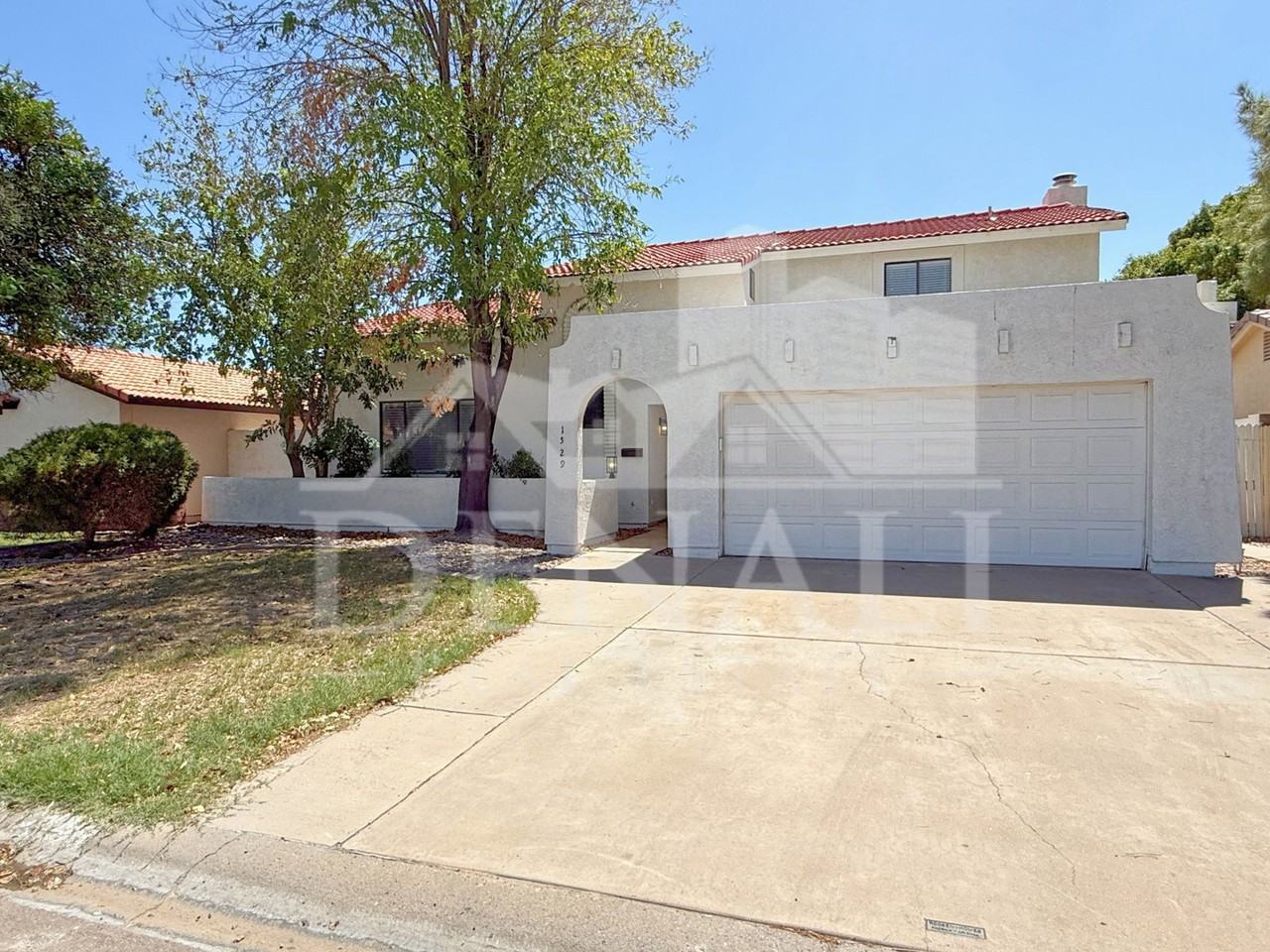 1529 E Edgewater Dr