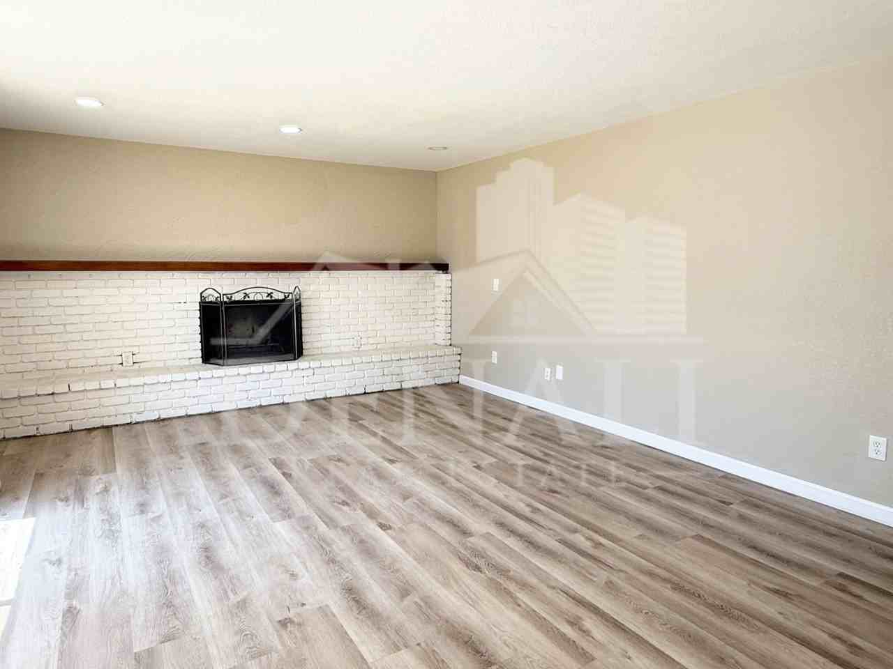 1529 E Edgewater Dr - Photo 4 of 29