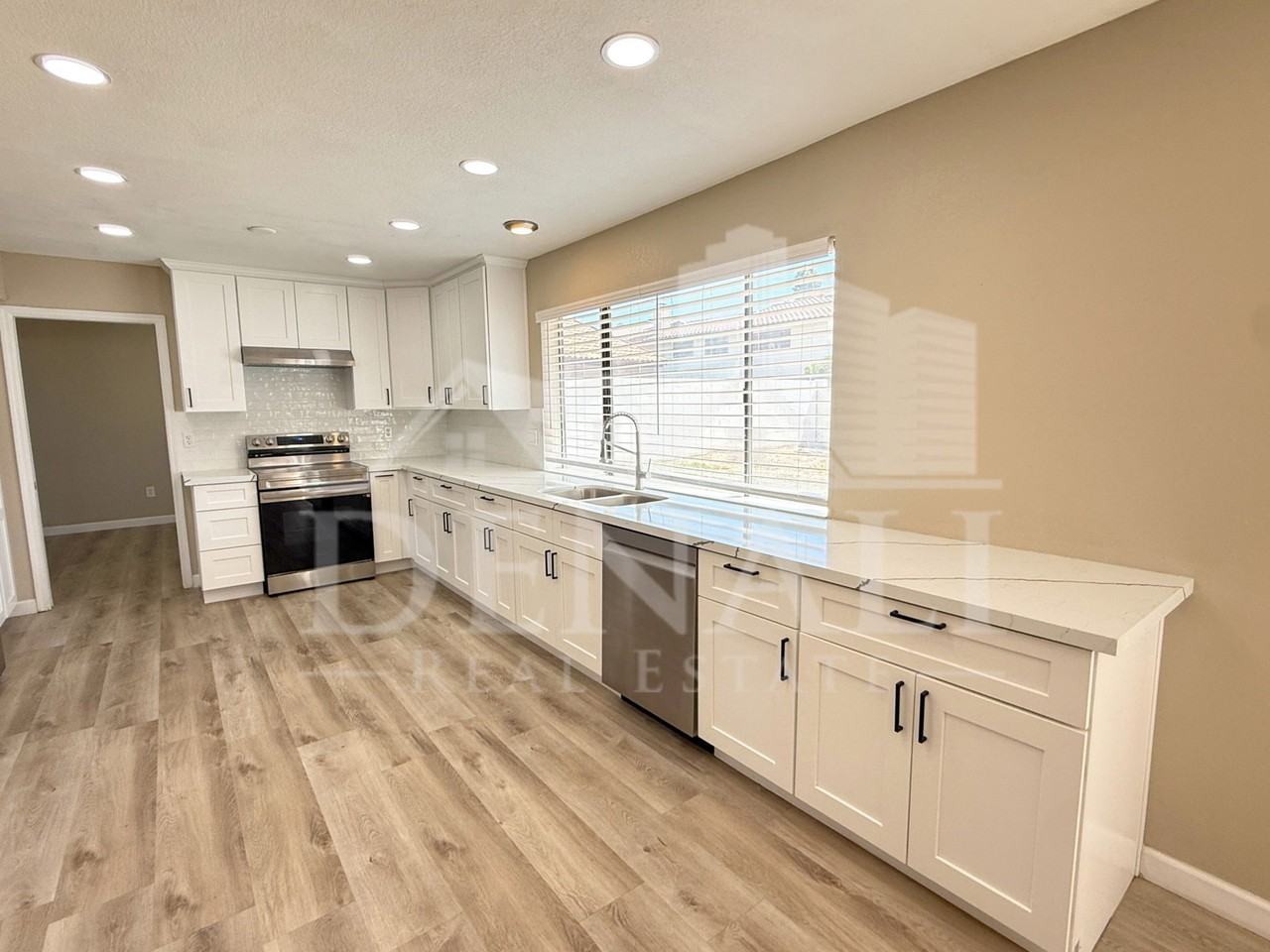1529 E Edgewater Dr - Photo 7 of 29