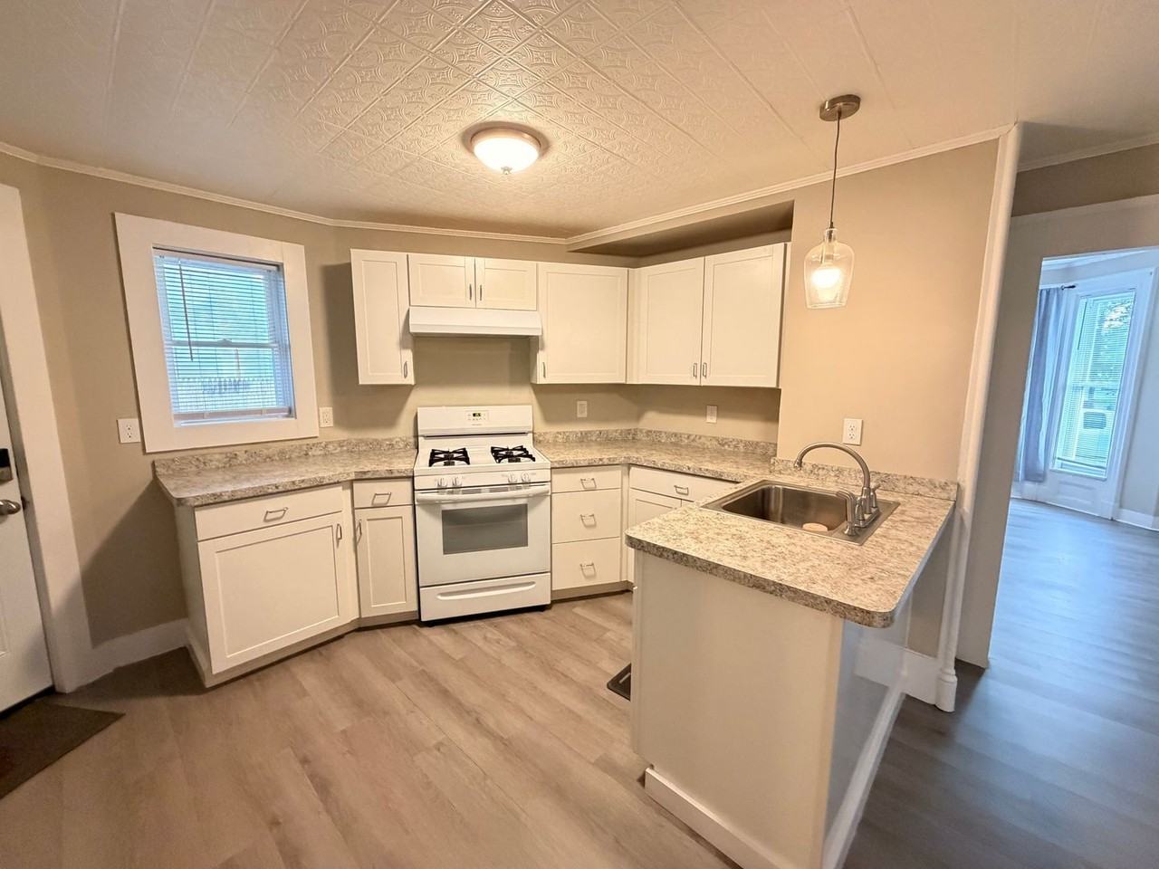 96 Prospect St #1F - Photo 5 of 12