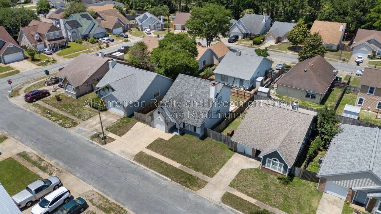 608 Drakes Lndg - Photo 6 of 37