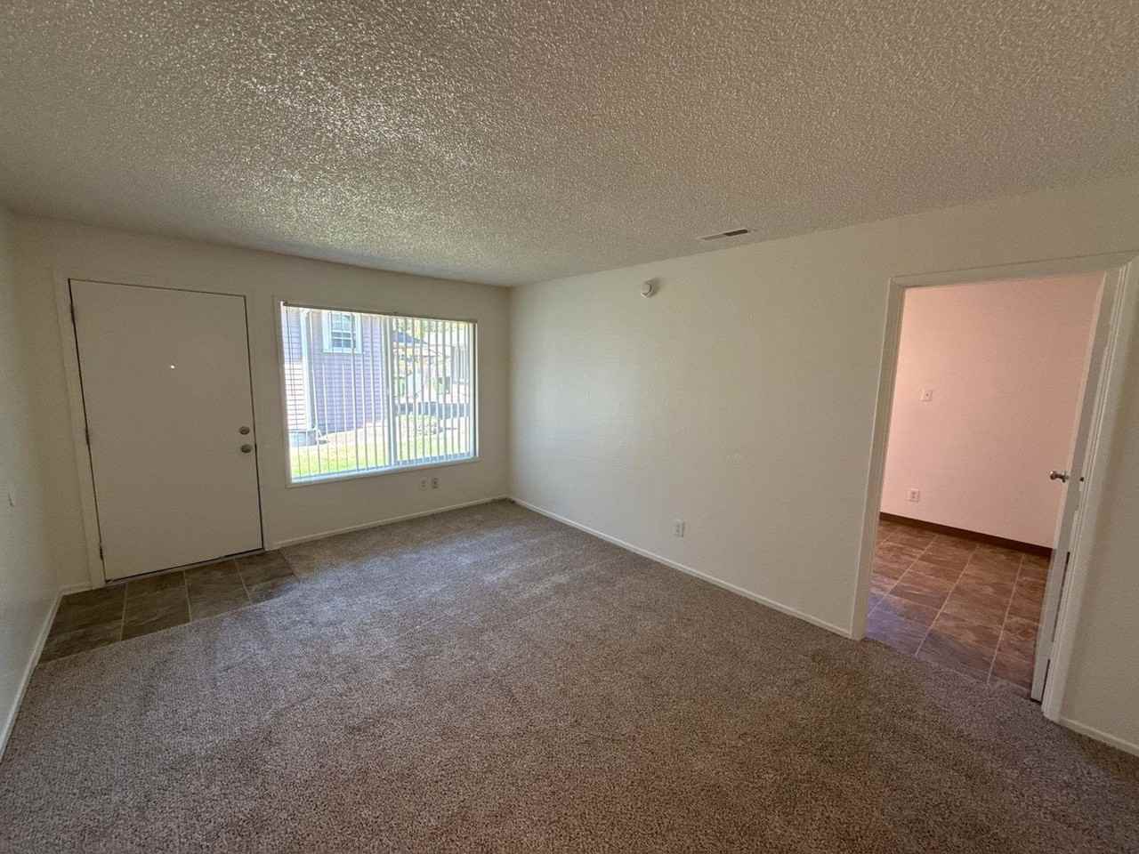 1165 Hood St Ne #B - Photo 6 of 14