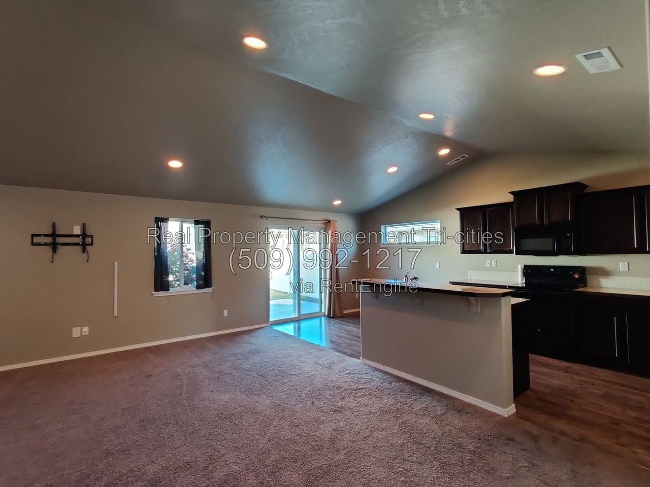 2933 Bellerive Dr - Photo 7 of 14