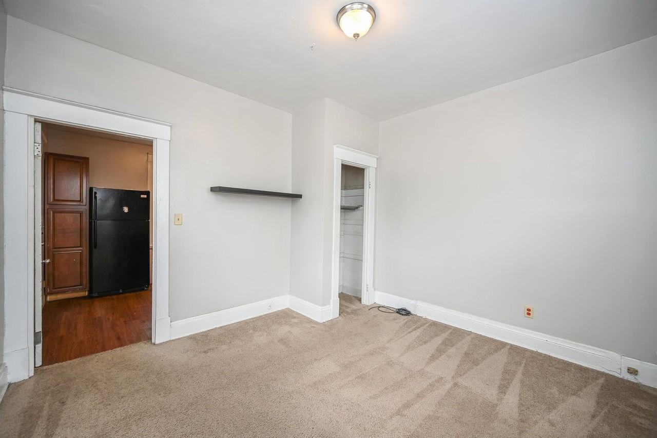 2344 W Clifton Ave - Photo 4 of 12
