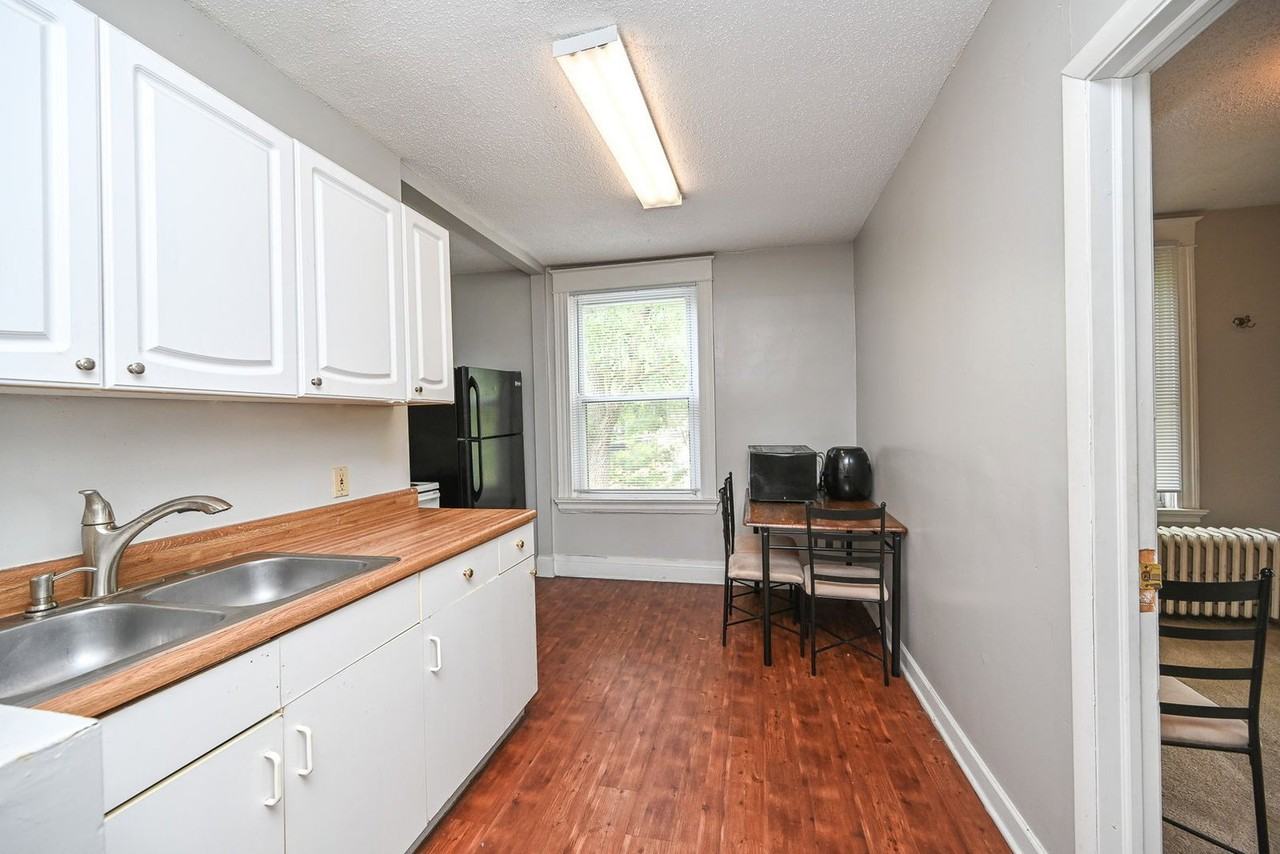 2344 W Clifton Ave - Photo 5 of 12