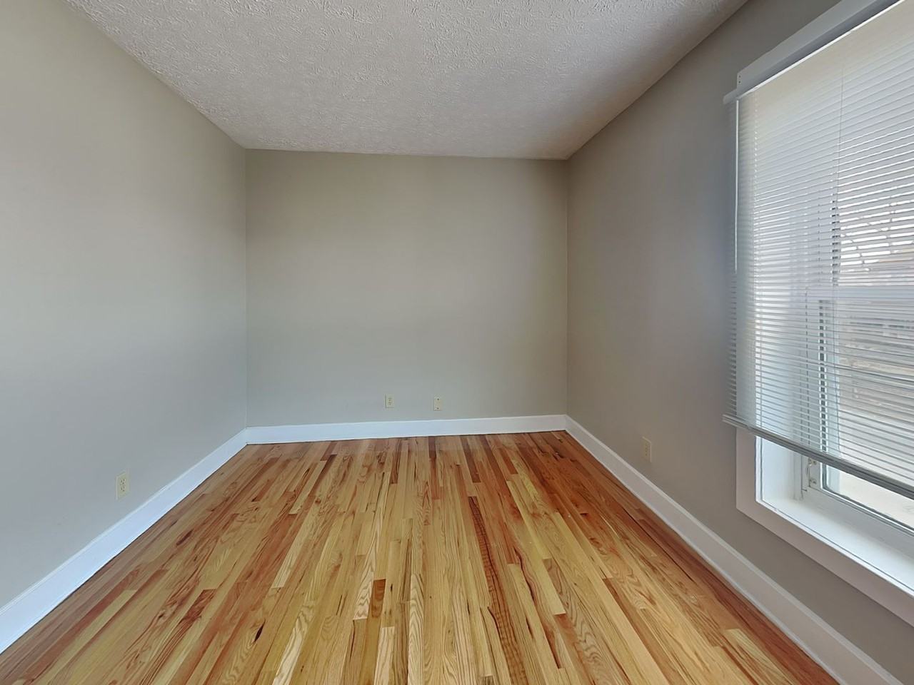 1381 Indianola Ave - Photo 3 of 9