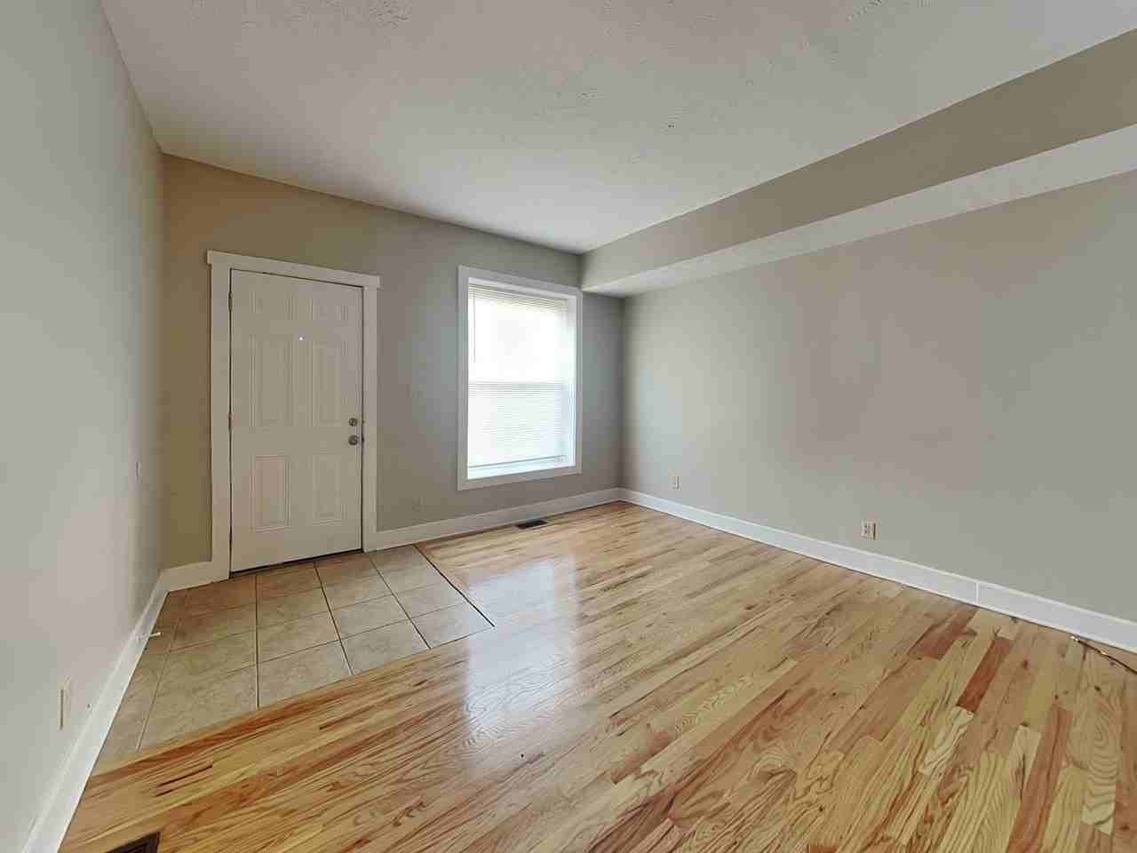 1381 Indianola Ave - Photo 7 of 9