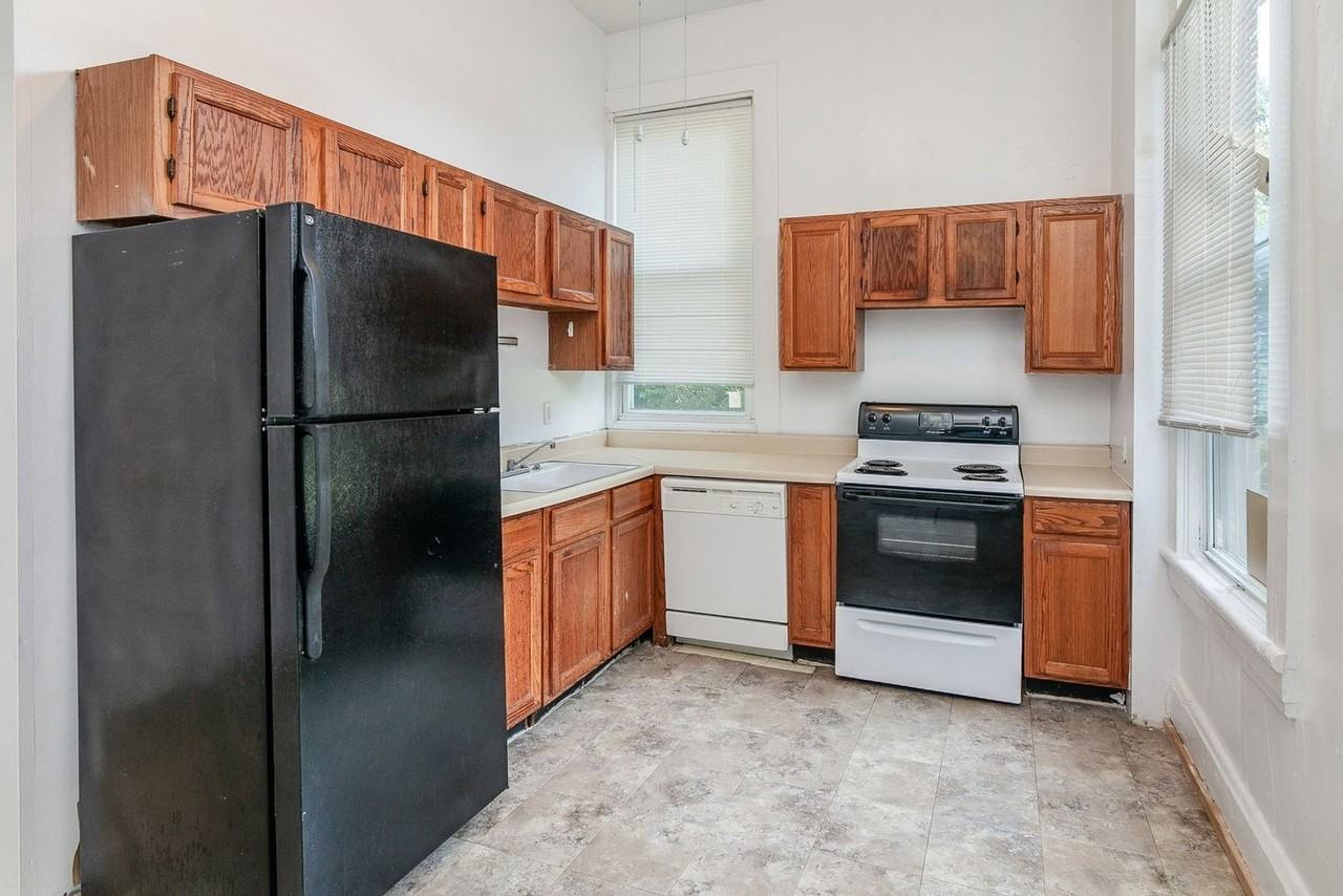 30 E University Ave - Photo 5 of 25