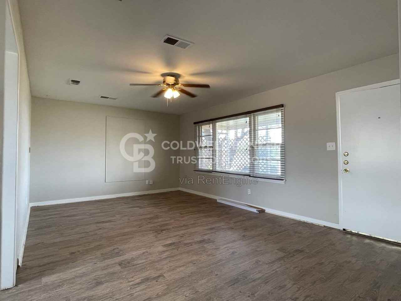 1101 65th St - Photo 2 of 14