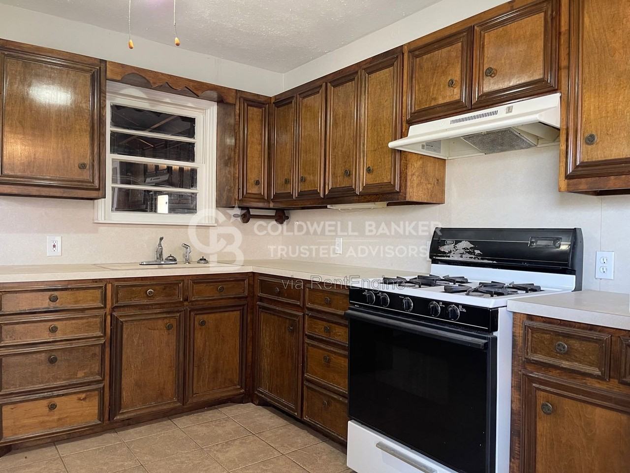1101 65th St - Photo 5 of 14