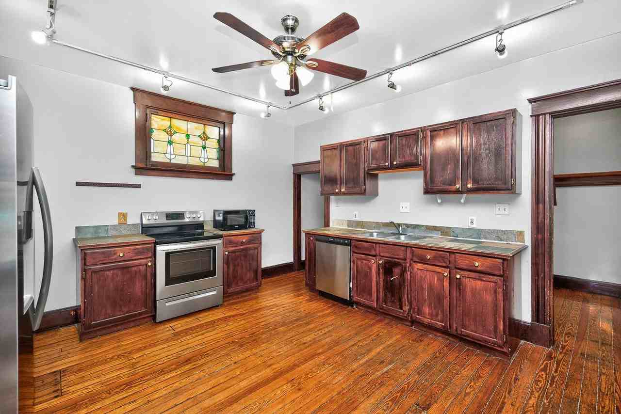 2343 Rohs St - Photo 4 of 23