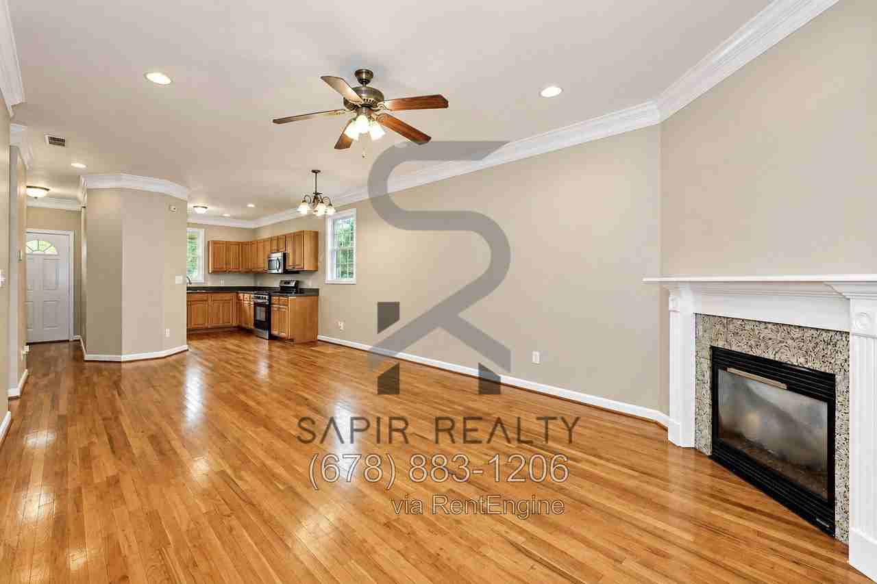 138 Richmond St Se - Photo 4 of 19