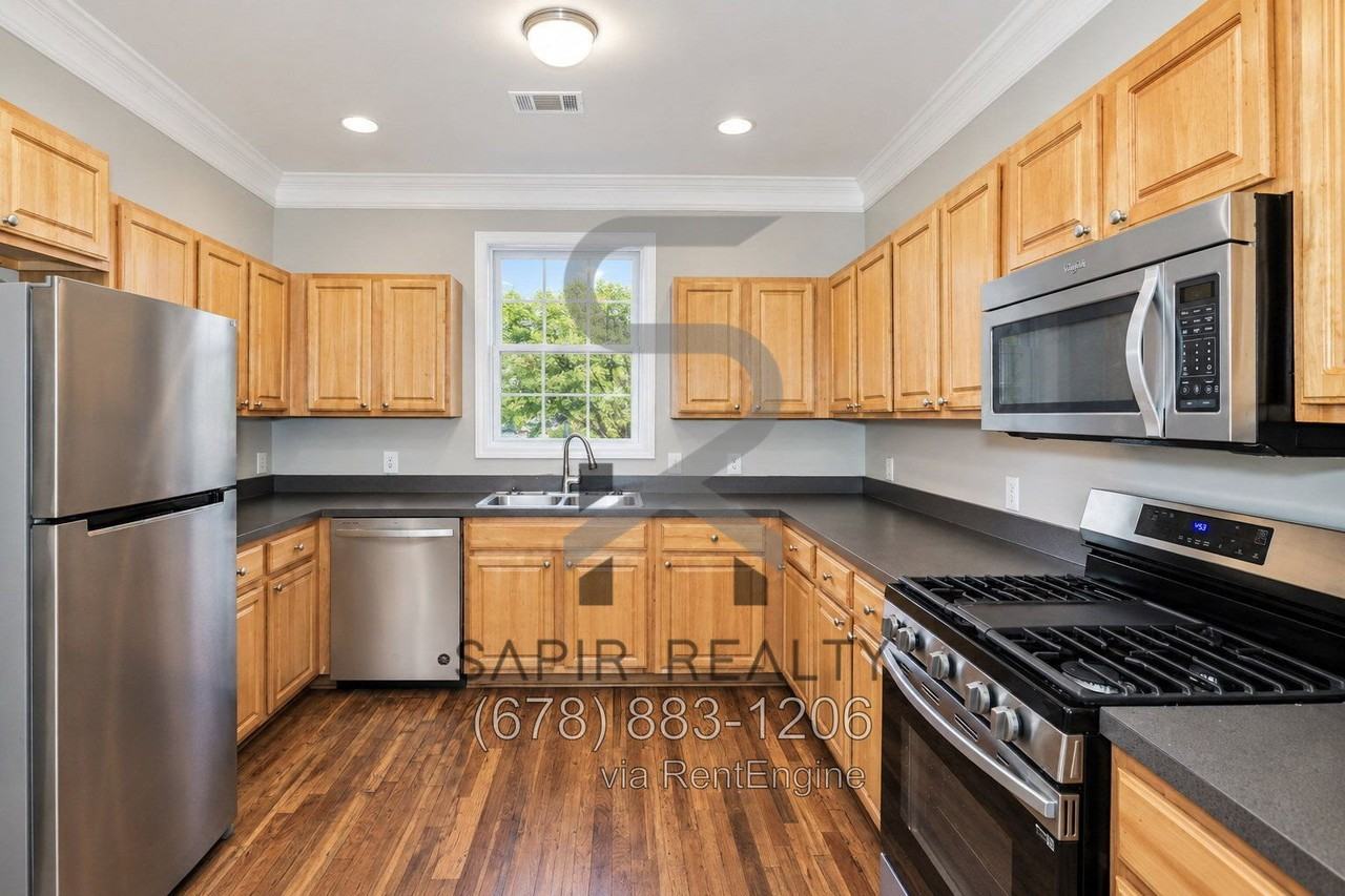 138 Richmond St Se - Photo 6 of 19