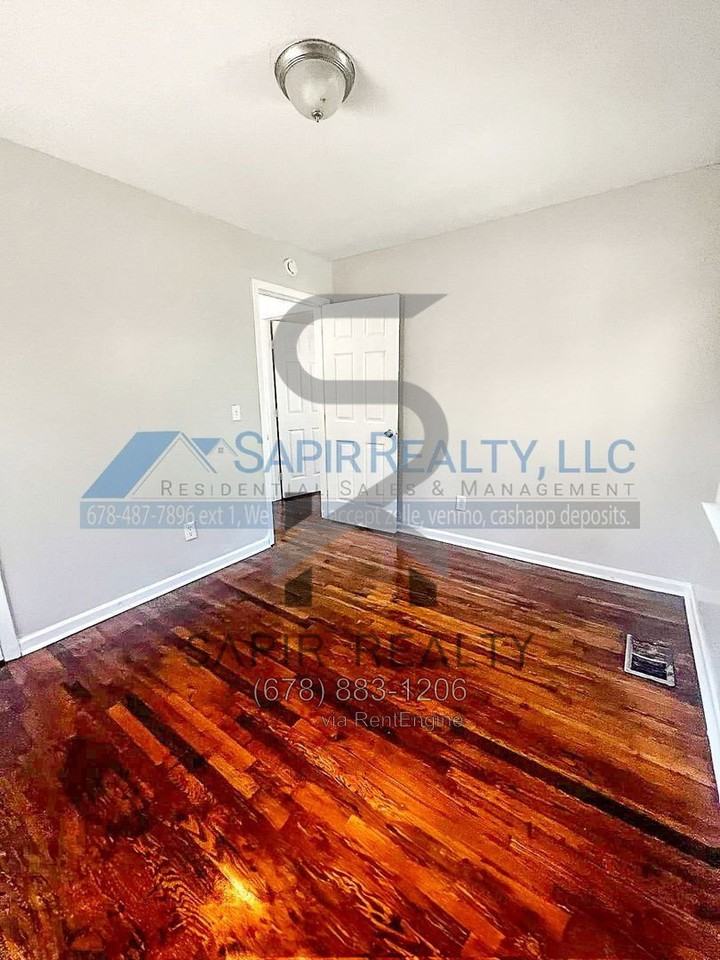 2734 Browntown Rd Nw - Photo 5 of 10
