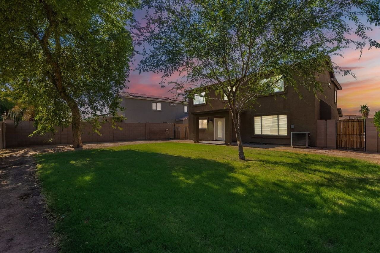 15885 W Apache St - Photo 3 of 50