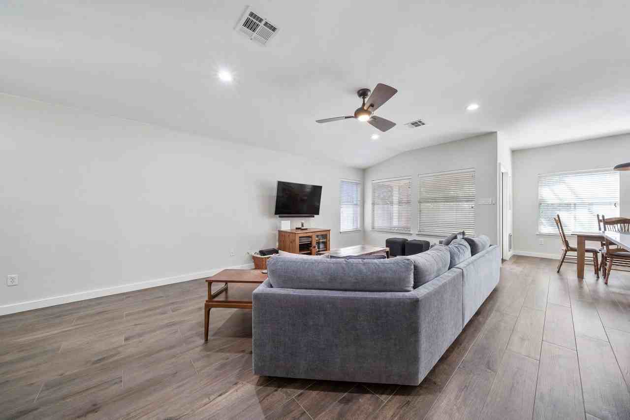 8809 Corran Ferry Dr - Photo 4 of 50