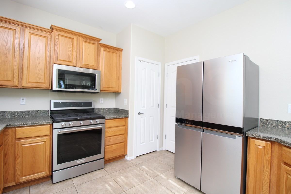 2137 E Glacier Pl - Photo 3 of 18