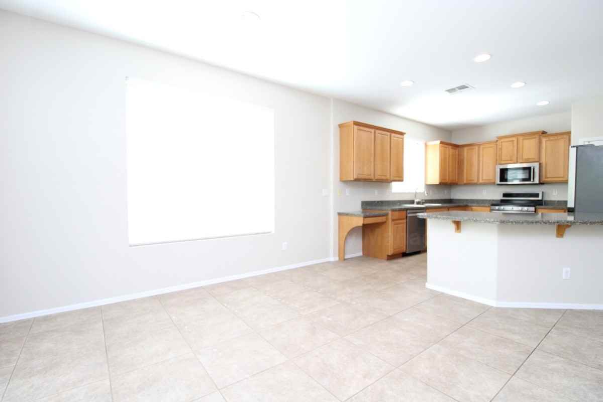 2137 E Glacier Pl - Photo 4 of 18