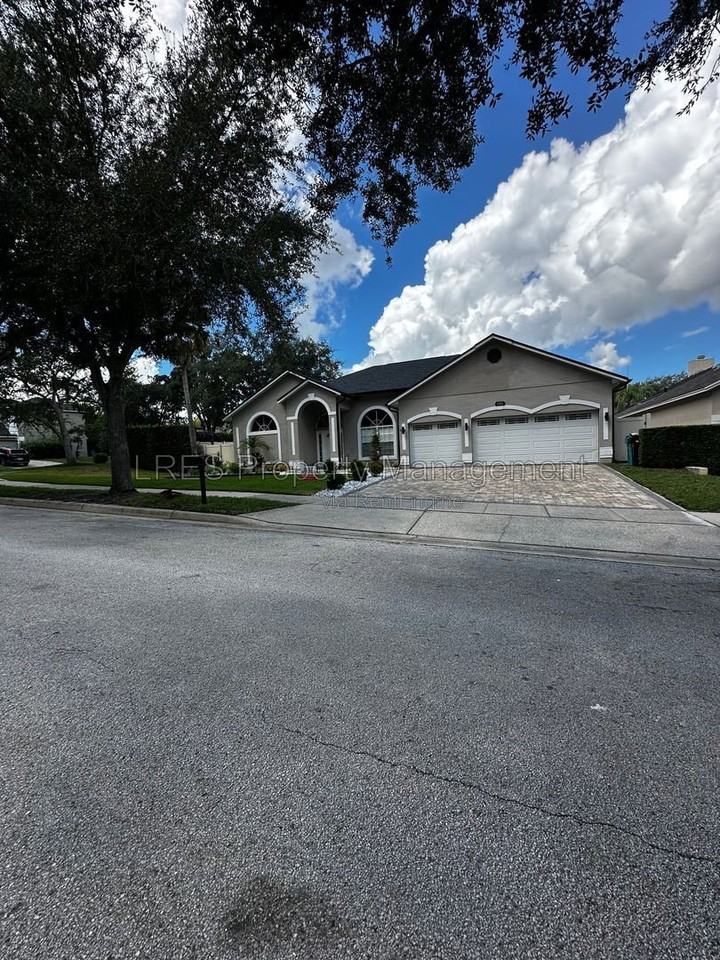 1800 Bardmoor Hill Cir - Photo 3 of 50