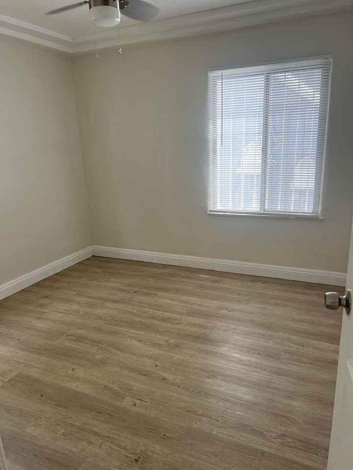 7906 S New Hampshire Ave #1-2A - Photo 5 of 6