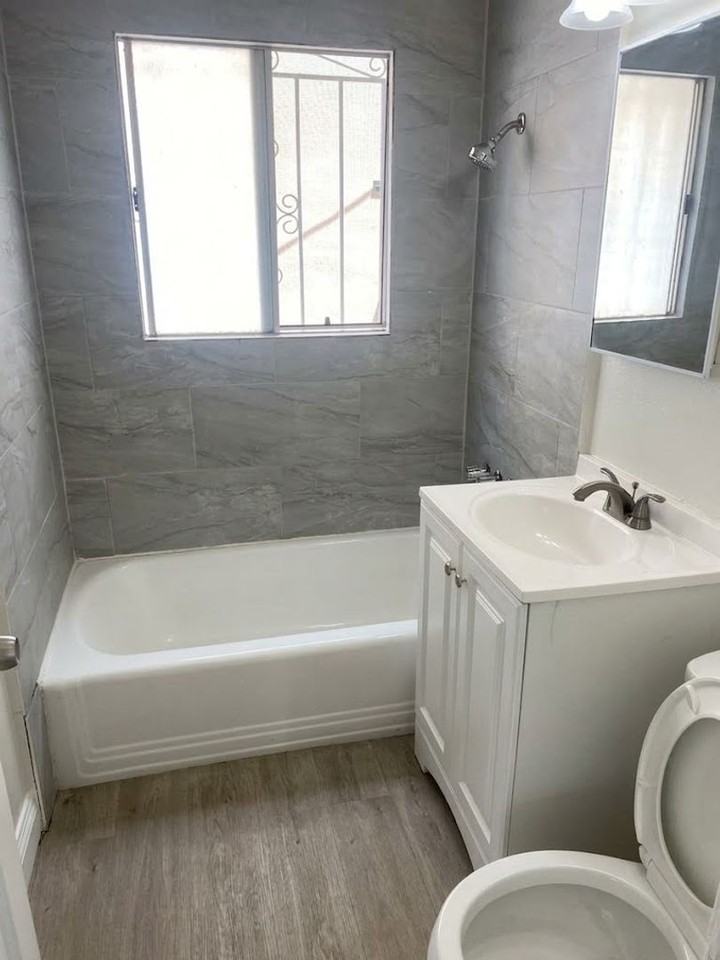 7906 S New Hampshire Ave #1-2A - Photo 6 of 6