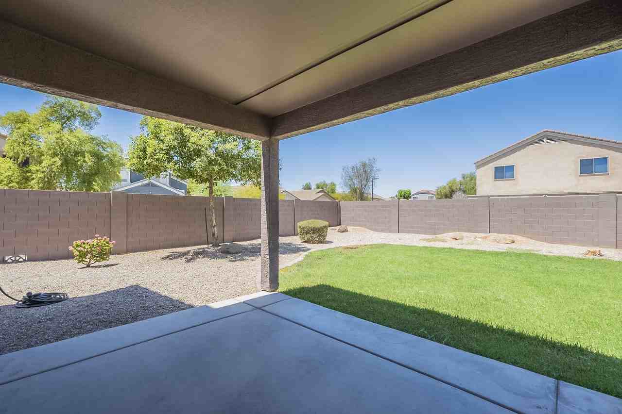 3866 W Belle Ave - Photo 3 of 37