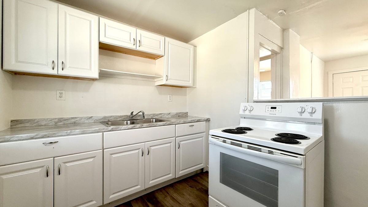 7040 Nw Grand Ave #9 - Photo 2 of 12