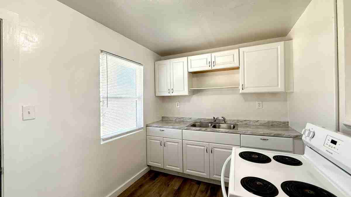 7040 Nw Grand Ave #9 - Photo 3 of 12