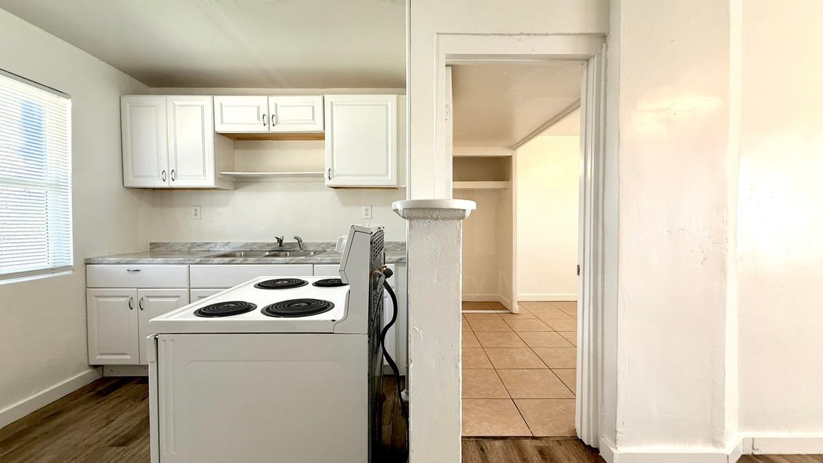 7040 Nw Grand Ave #9 - Photo 4 of 12