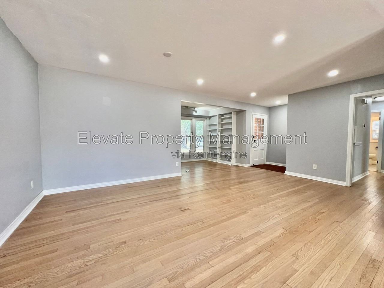 2924 Nw 71st St - Photo 4 of 24