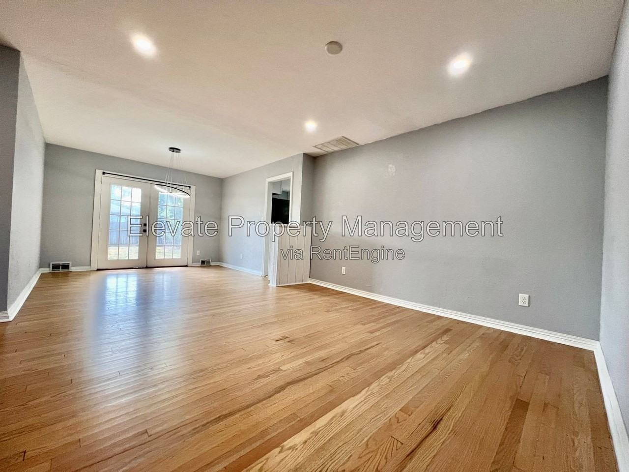 2924 Nw 71st St - Photo 5 of 24